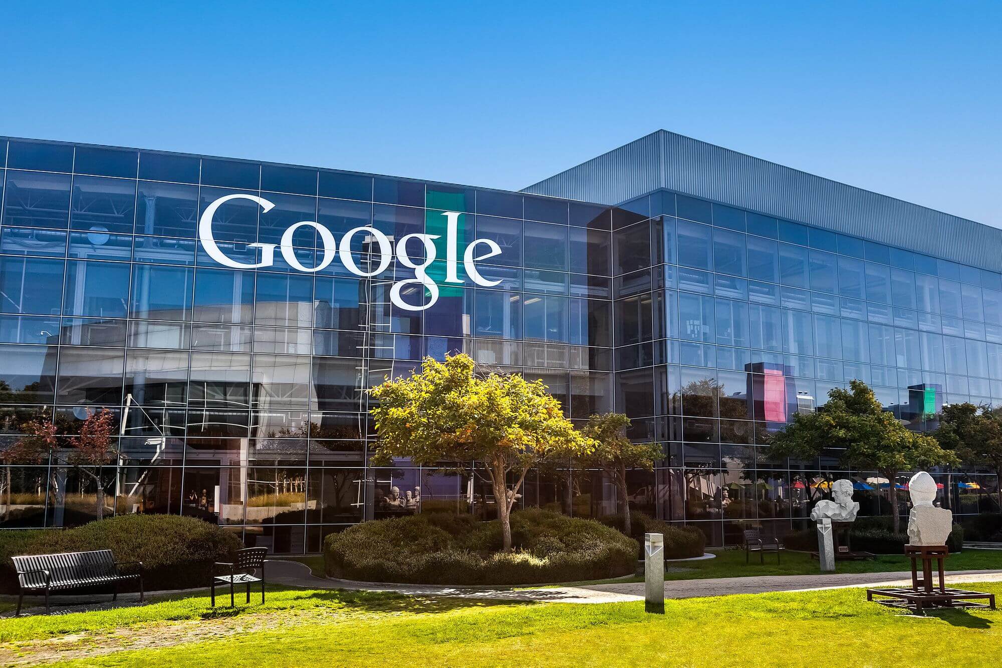Google планирует в 2020 году запустить банковский сервис. На первом этапе с его помощью пользователи Google смогут открыть дебетовый банковский счет