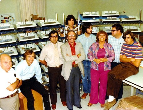 by-1978-apple-would-actually-have-a-real-office-with-employees-and-an-apple-ii-production-line-this-was-also-around-the-time-some-early-apple-employees-grew-tired-of-prolonged-exposure-to-the-famously-difficult-jobs.jpg