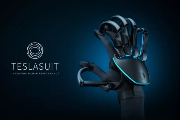 Компания Teslasuit из Великобритании создала перчатки Teslasuit Glove, которые позволяют «потрогать» объекты виртуальной реальности